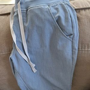 2nd picture shows true color. Figs light Heather blue limited edit. Jogger